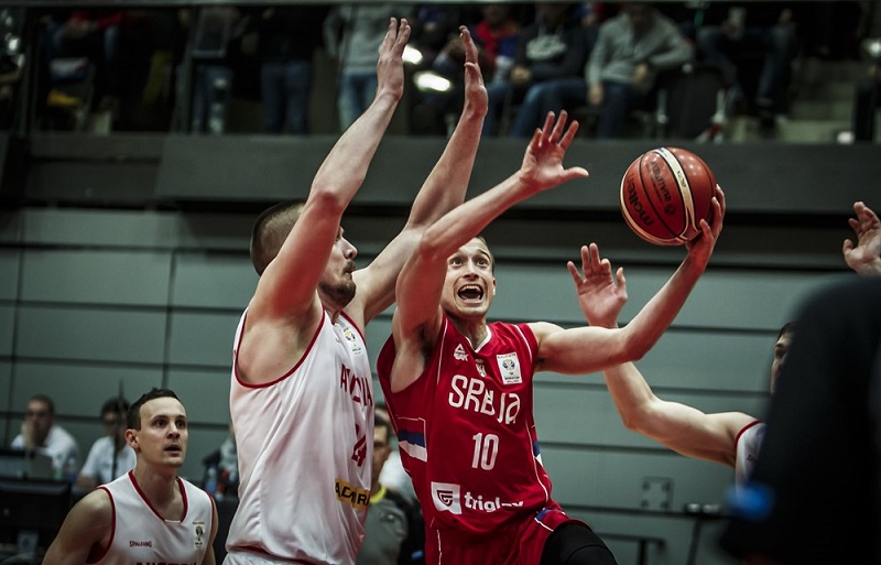 СРБИЈА СЛАВИЛА У БЕЧУ: Аврамовић тројком срушио Аустрију